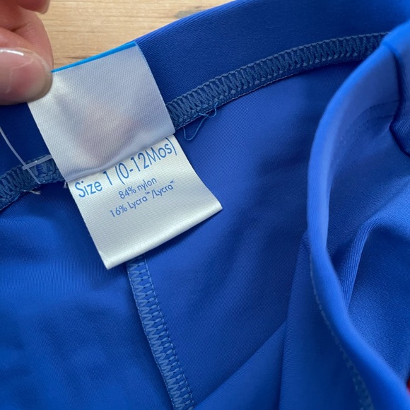 DC Comics Superman Swim Wear 2 piece (0-12m) - Picture 4 of 7